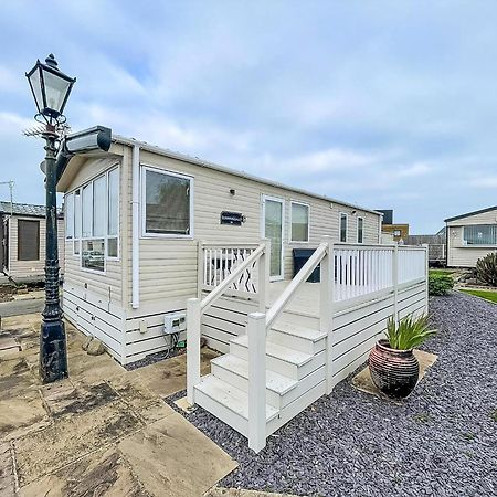 Lovely 6 Berth Caravan With Decking And Wifi In Kent, Ref 47017C Hotell Whitstable Eksteriør bilde